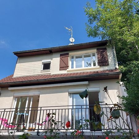 Chalet Fleuve Avec Parking-Barbecue Yerres Exterior photo
