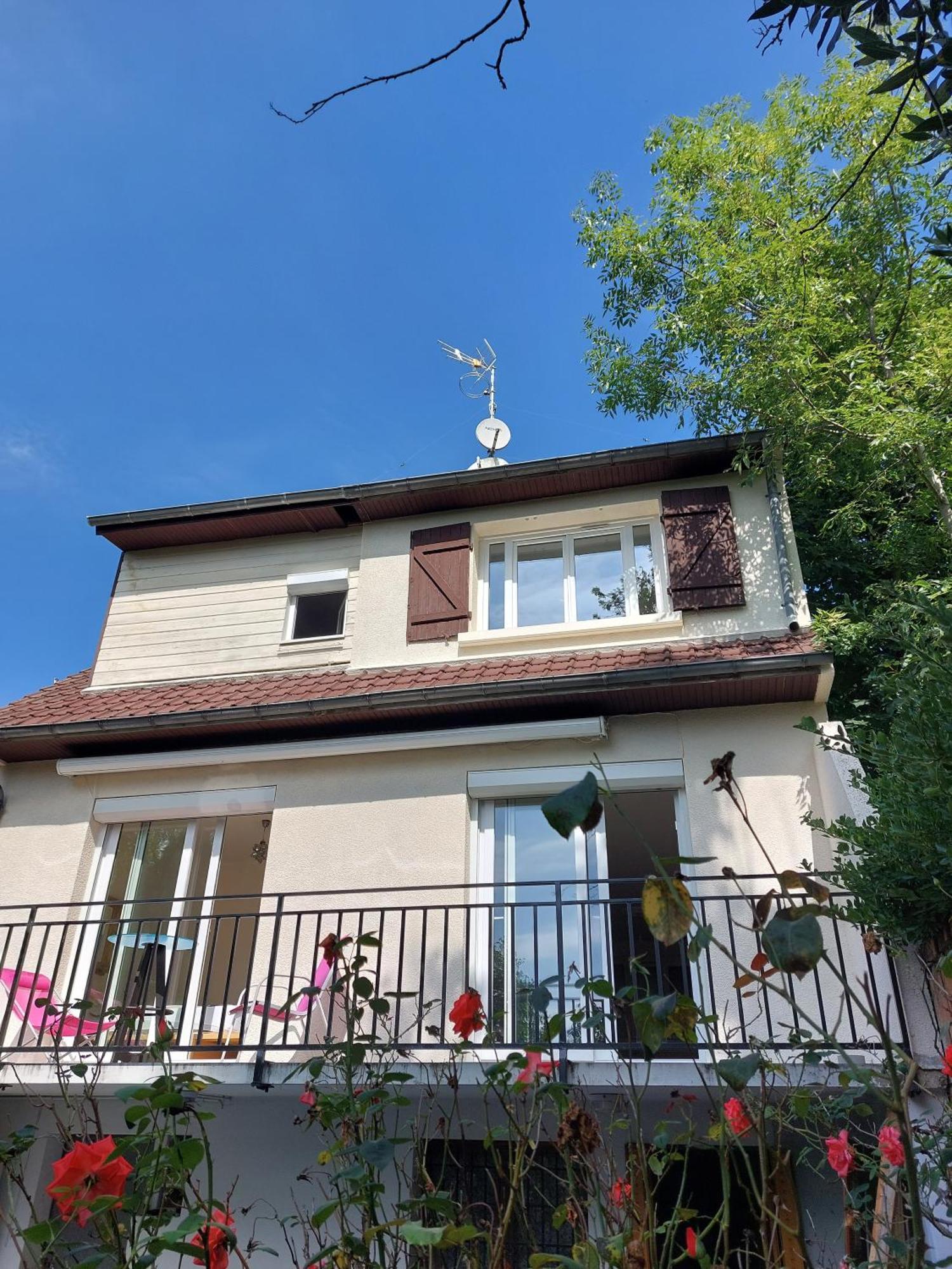 Chalet Fleuve Avec Parking-Barbecue Yerres Exterior photo